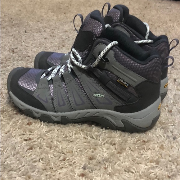keen women's oakridge waterproof shoe
